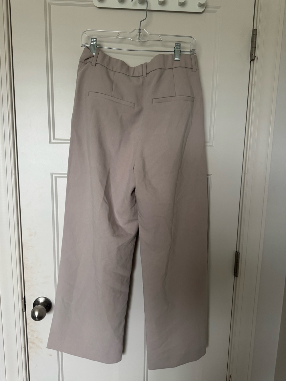 High-Waist Wide-Leg Trousers in Light Beige - Picture 3 of 4